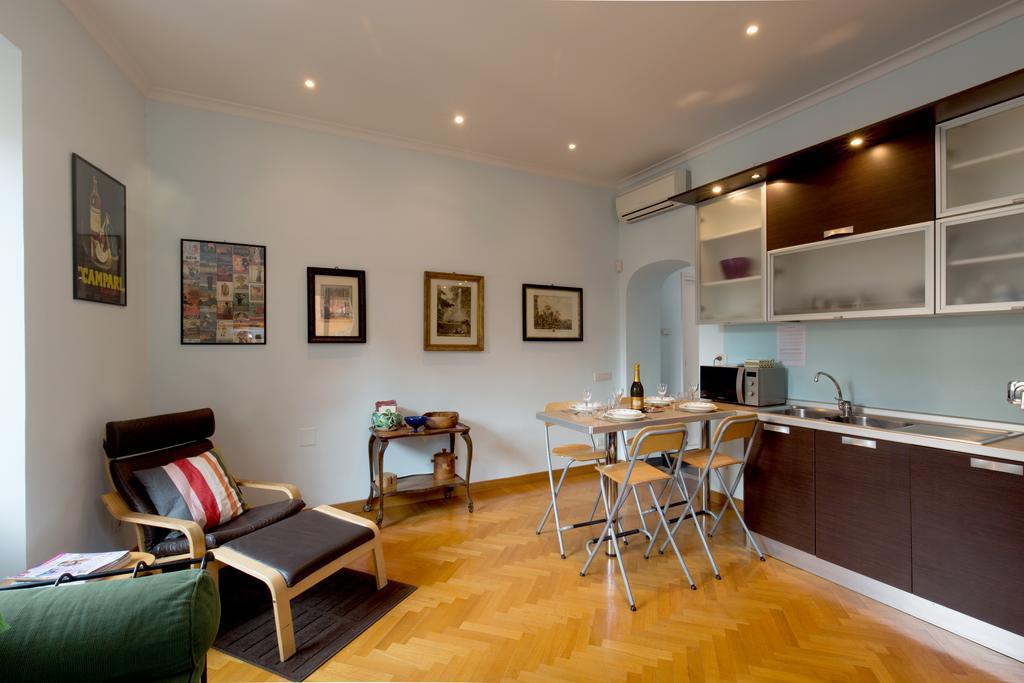 Holidays Banchi Vecchi Apartment Рим Екстериор снимка