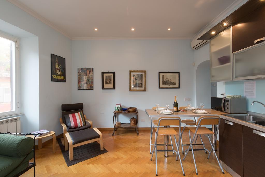Holidays Banchi Vecchi Apartment Рим Стая снимка