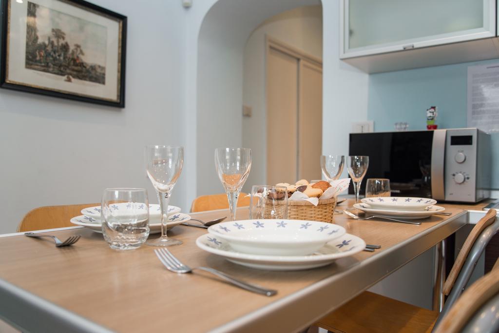 Holidays Banchi Vecchi Apartment Рим Екстериор снимка